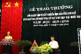 <a href='/index.php?option=com_content&view=article&id=2052:l-vinh-danh-va-trao-thu-ng-cho-h-c-sinh-va-giao-vien-co-h-c-sinh-d-t-gi-i-qu-c-t-h-c-sinh-d-t-th-khoa-thi-d-i-h-c-nam-2016&catid=172:&Itemid=191'>Lễ vinh danh và trao thưởng cho học sinh và...</a> Lễ vinh danh và trao thưởng cho học sinh và giáo viên có học sinh đạt giải Quốc tế, học sinh đạt thủ khoa thi Đại học năm 2016.